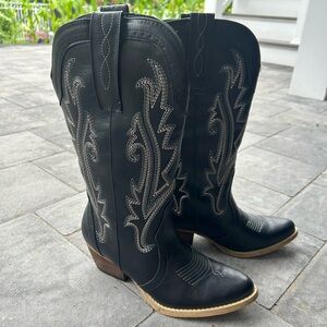 Sea Black Heeled Boots with Western Flair
